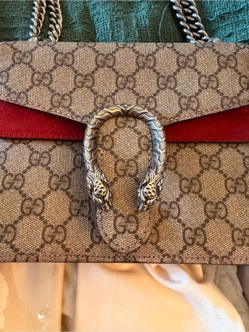 Gucci GG Supreme Shoulder Bag with Red Accent and Silver Hardware - Picture 2 of 13